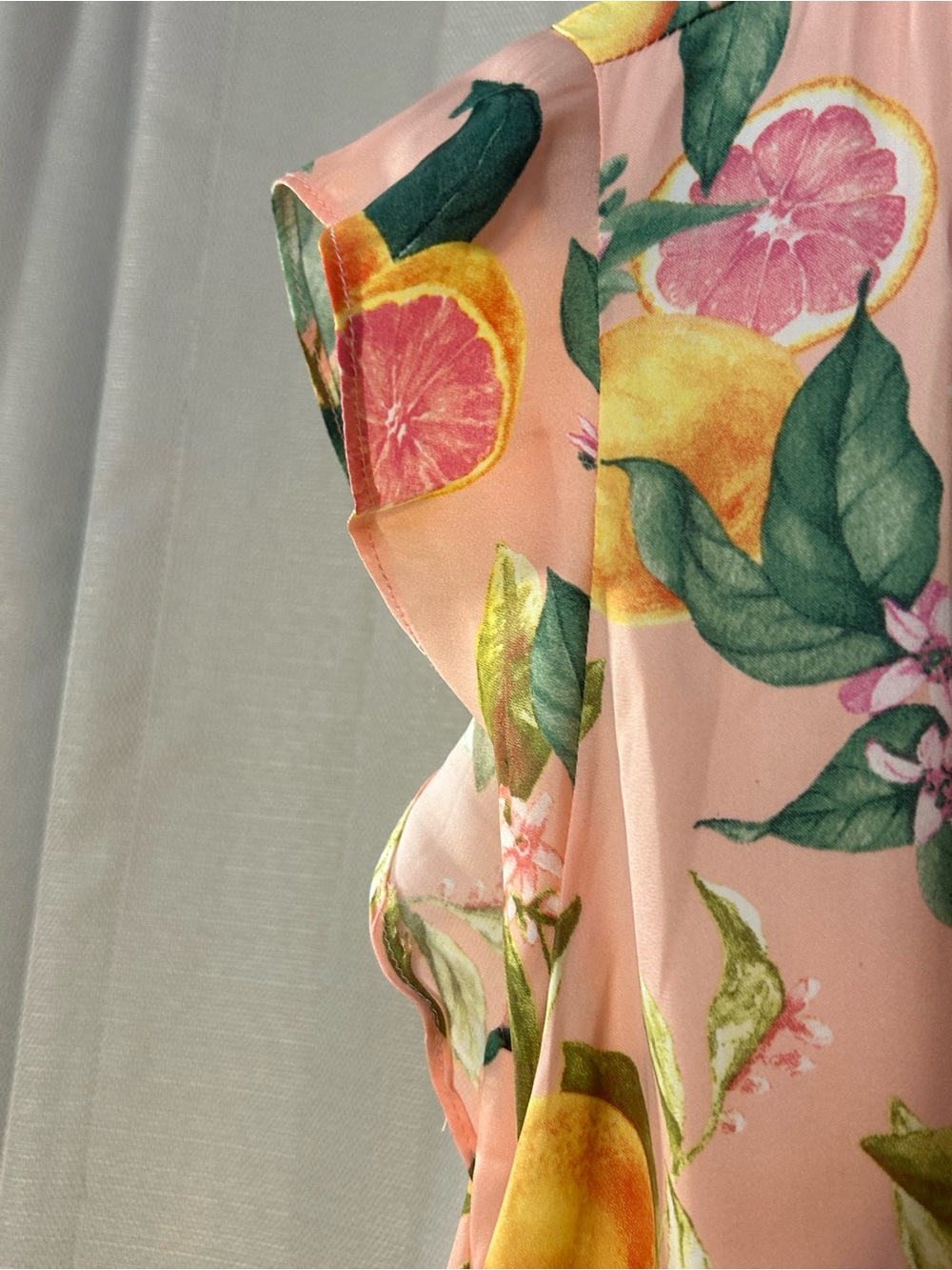 Joie Citrus Print Blouse Medium V-Neck Flutter Sleeve Peach Pink Floral - Picture 3 of 11